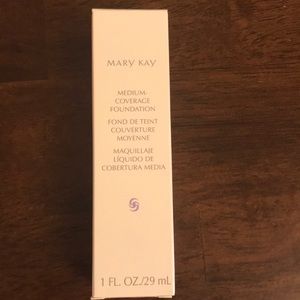 Mary Kay Medium Coverage Foundation Ivory 200